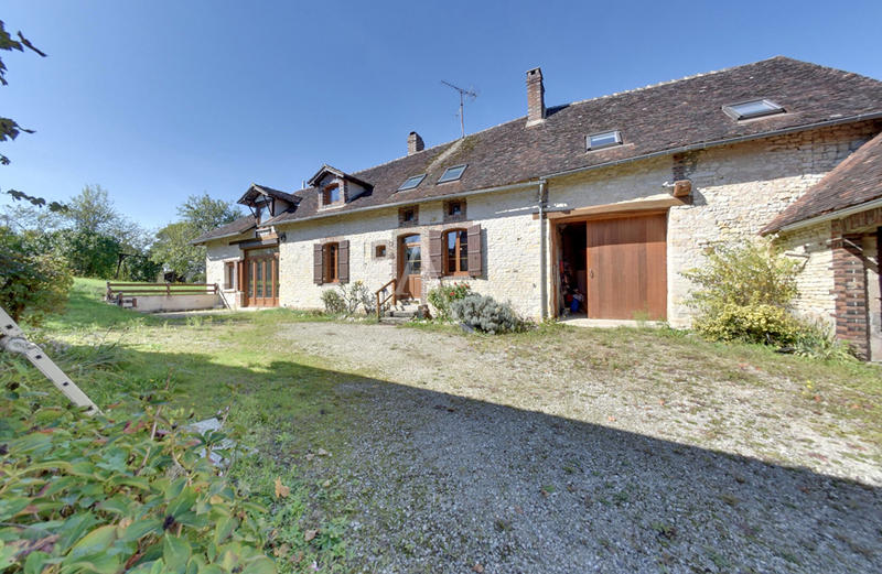 Maison - 188 m² - 8 pièces