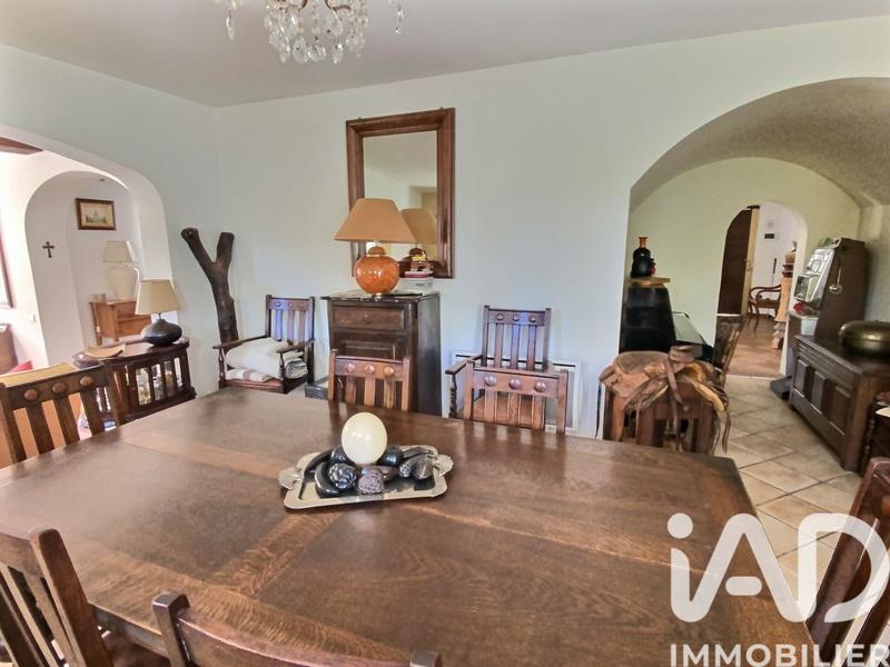 Maison - 240 m² - 10 pièces