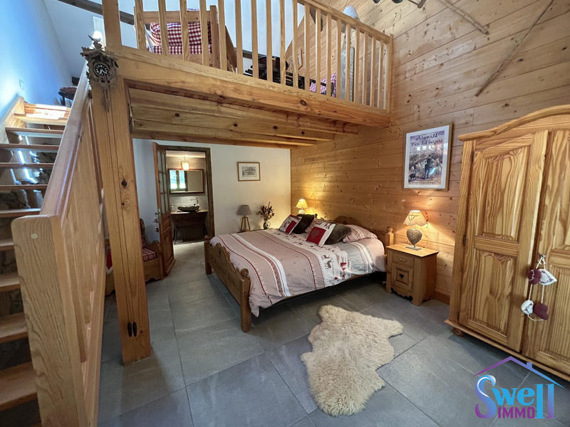 Maison traditionnelle - 282 m² - 14 pièces