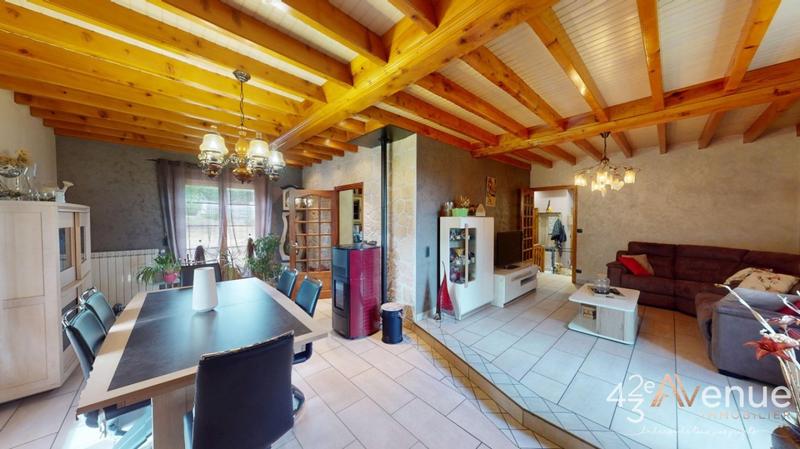 Maison - 156 m² - 9 pièces