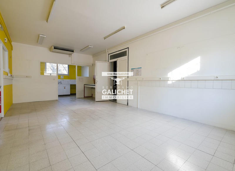 Local d'activités - 165 m²