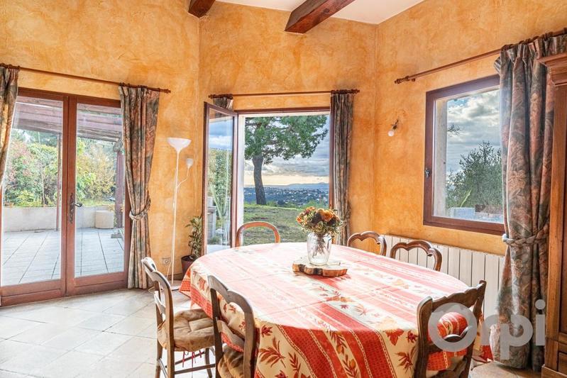 Villa - 124 m² - 6 pièces