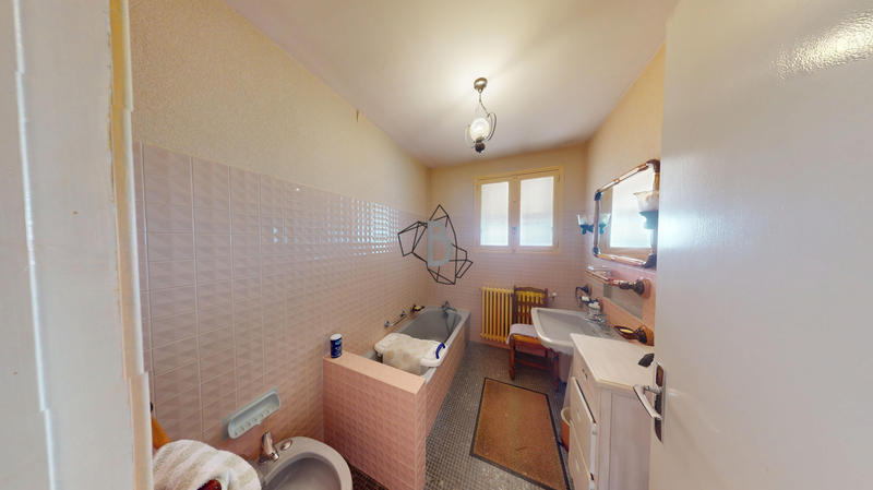 Maison - 98 m² - 4 pièces