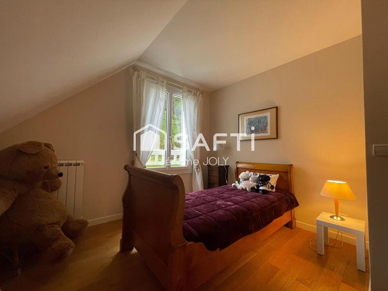 Maison - 256 m² - 9 pièces