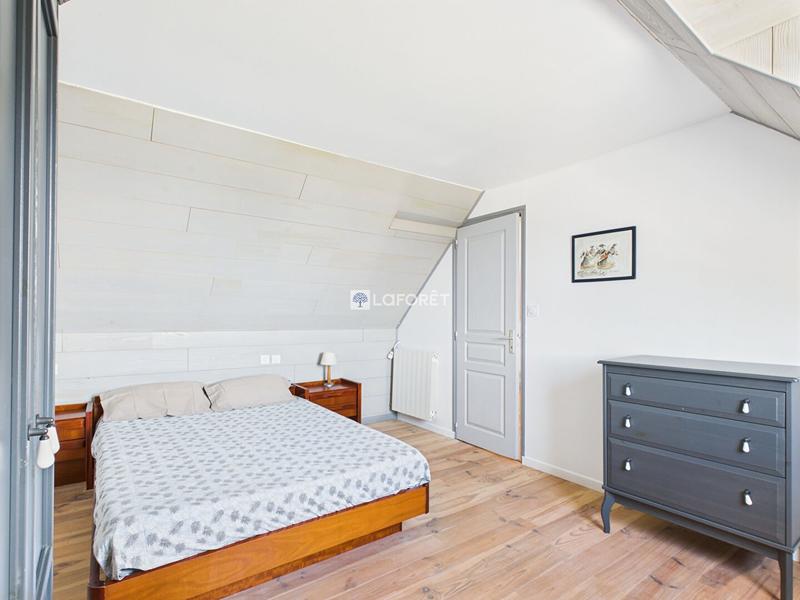 Maison traditionnelle - 150 m² - 8 pièces