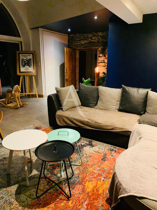 Villa - 211 m² - 6 pièces