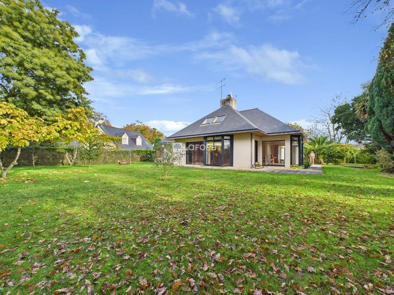 Maison - 215 m² - 7 pièces