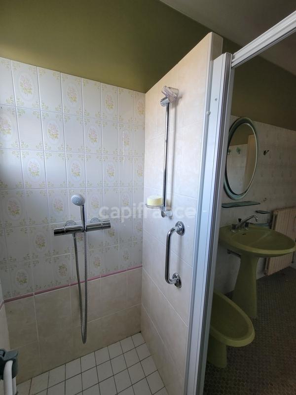 Maison - 182 m² - 8 pièces