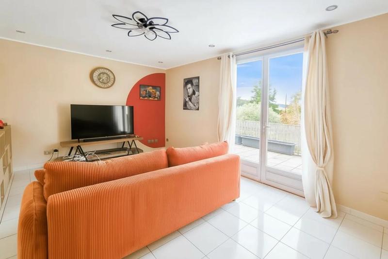 Maison - 94 m² - 4 pièces