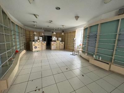 Local commercial - 160 m² - 1 pièce