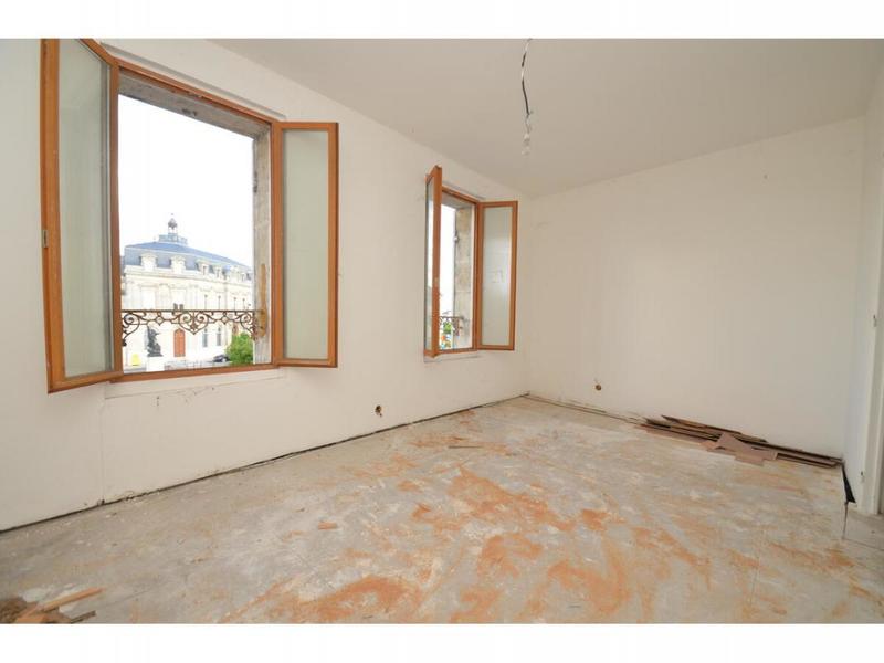 Appartement - 217 m² - 10 pièces