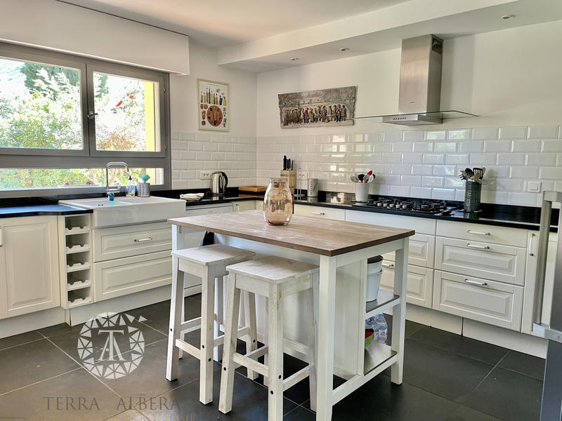 Villa - 192 m² - 6 pièces