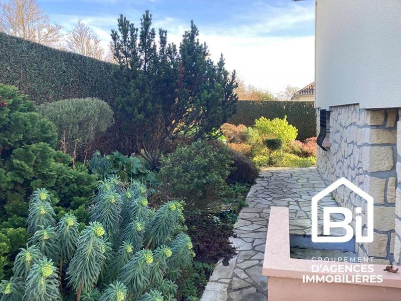 Maison - 99 m² - 4 pièces