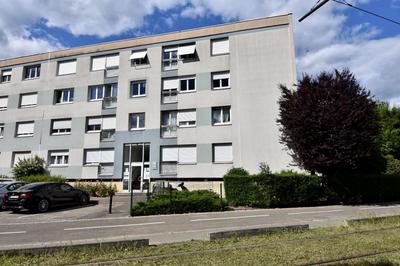 Appartement - 104 m² - 6 pièces