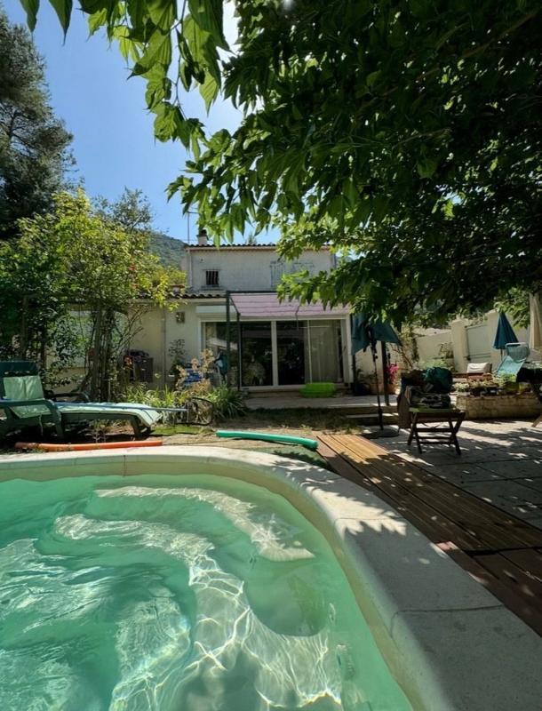 Maison - 96 m² - 4 pièces