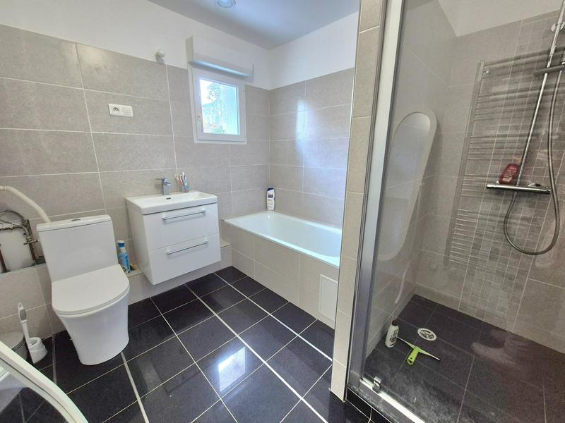 Maison - 102 m² - 7 pièces