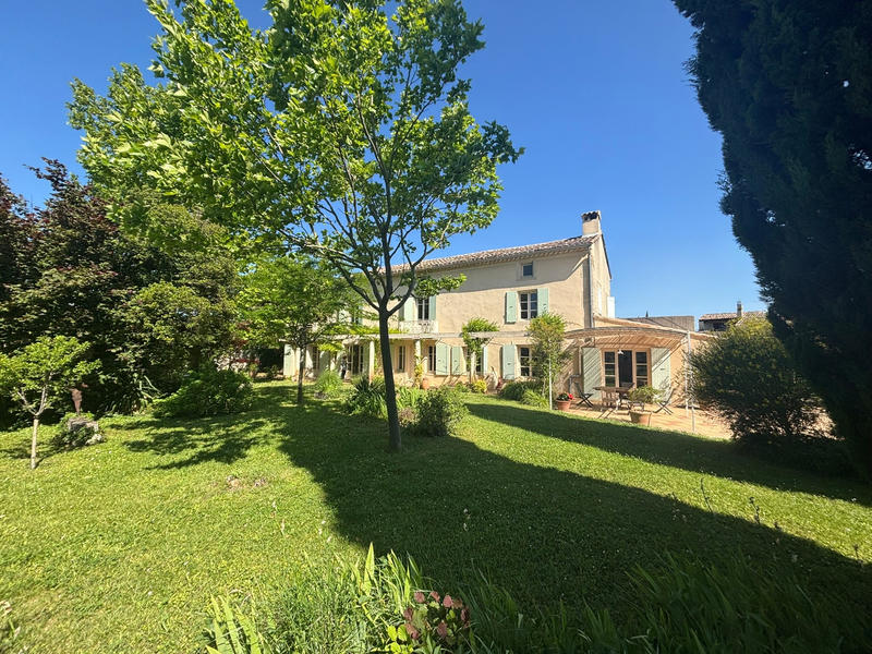 Mas - 250 m² - 8 pièces