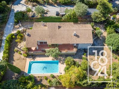 Maison - 197 m² - 5 pièces