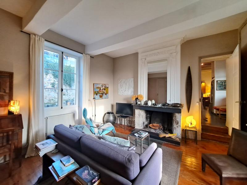 Maison - 245 m² - 9 pièces