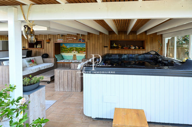 Villa - 220 m² - 11 pièces