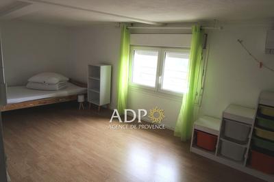 Appartement - 81 m² - 3 pièces