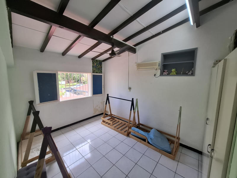 Maison - 120 m² - 9 pièces