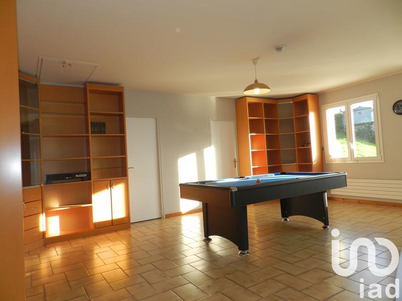 Maison - 240 m² - 9 pièces