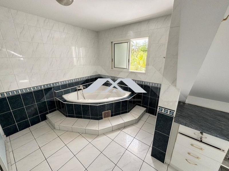 Maison - 309 m² - 6 pièces