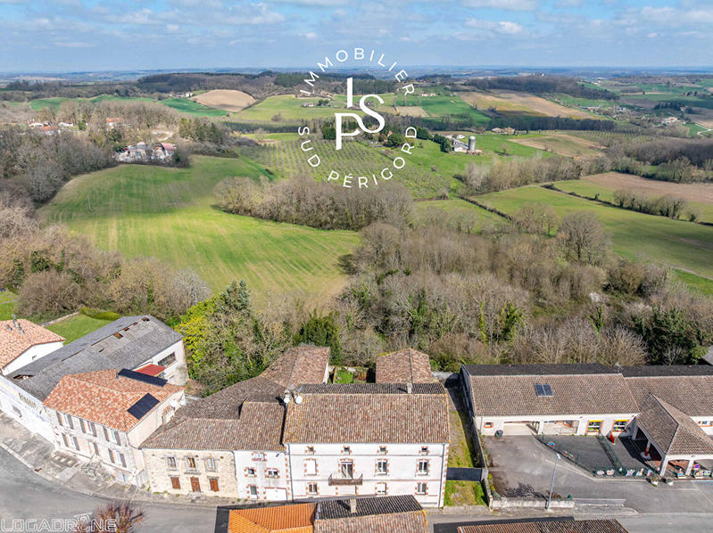 Maison de village - 257 m² - 7 pièces