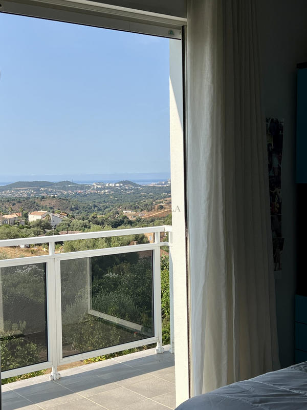 Maison - 243 m² - 10 pièces