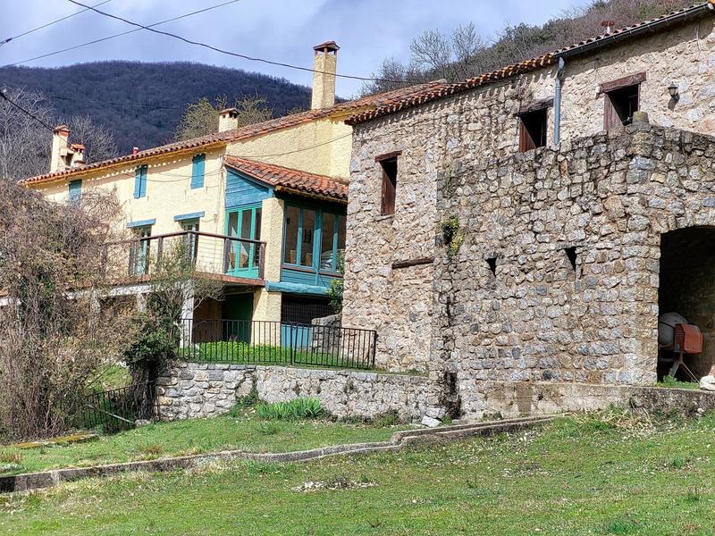 Maison - 360 m² - 11 pièces