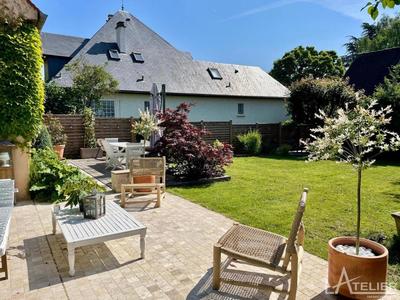 Maison - 204 m² - 8 pièces