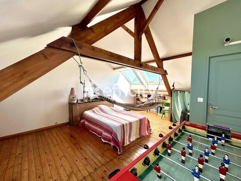 Maison - 207 m² - 7 pièces