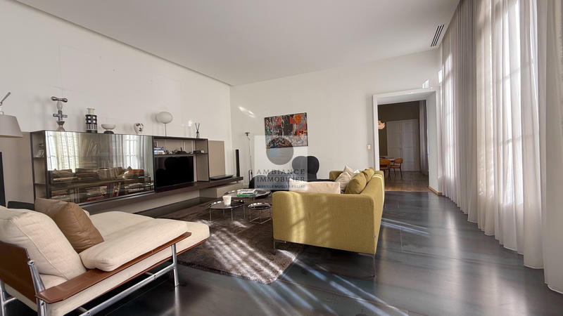 Appartement - 358 m² - 9 pièces