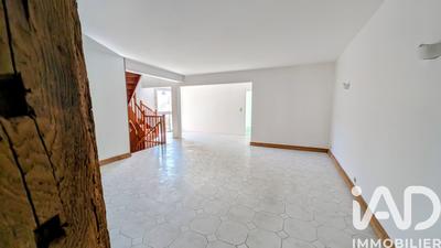 Maison - 248 m² - 9 pièces