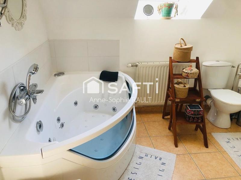 Maison - 254 m² - 9 pièces