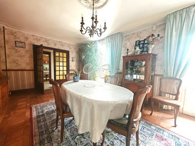 Maison traditionnelle - 156 m² - 7 pièces