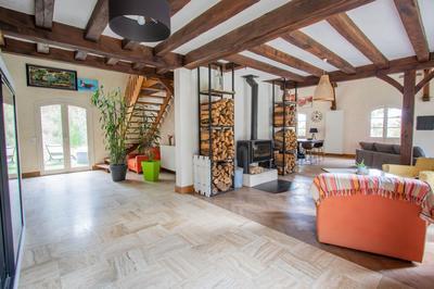 Maison - 279 m² - 8 pièces