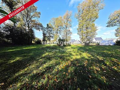 Terrain constructible - 1 017 m²