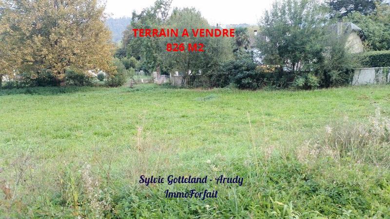 Terrain - 826 m²