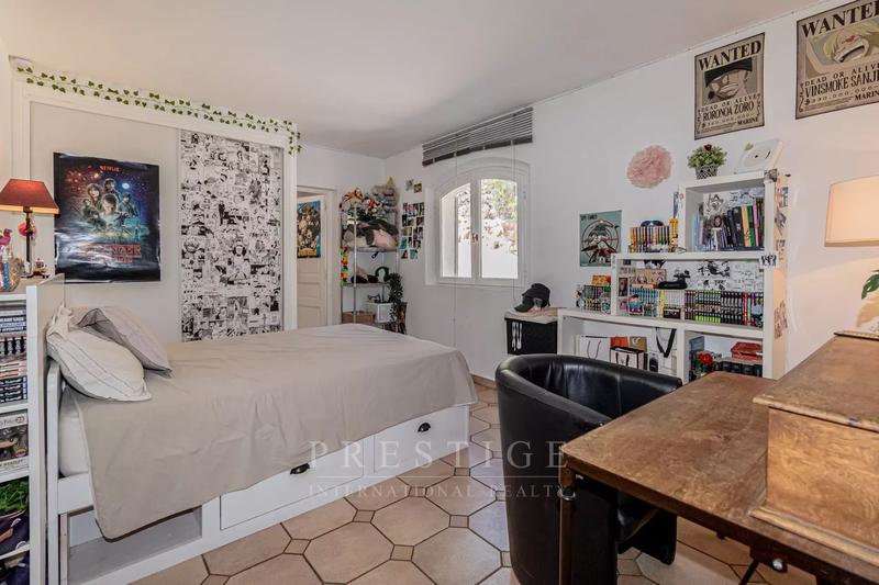 Maison - 179 m² - 8 pièces