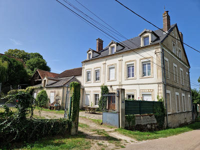 Maison - 228 m² - 6 pièces