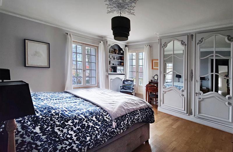 Maison - 185 m² - 8 pièces