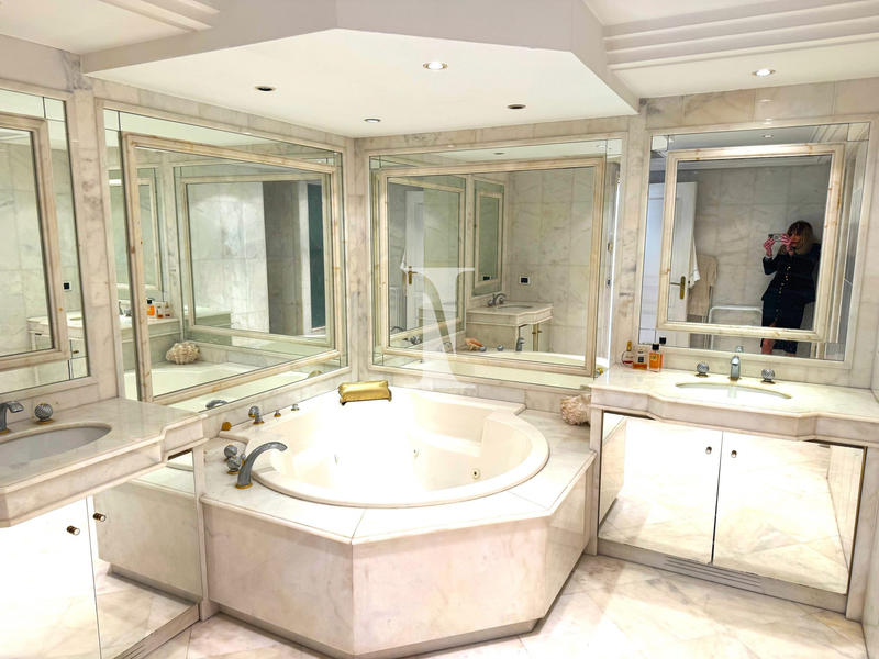 Appartement - 75 m² - 2 pièces