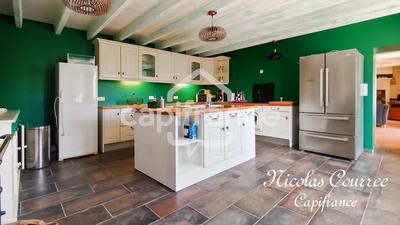 Maison - 202 m² - 5 pièces