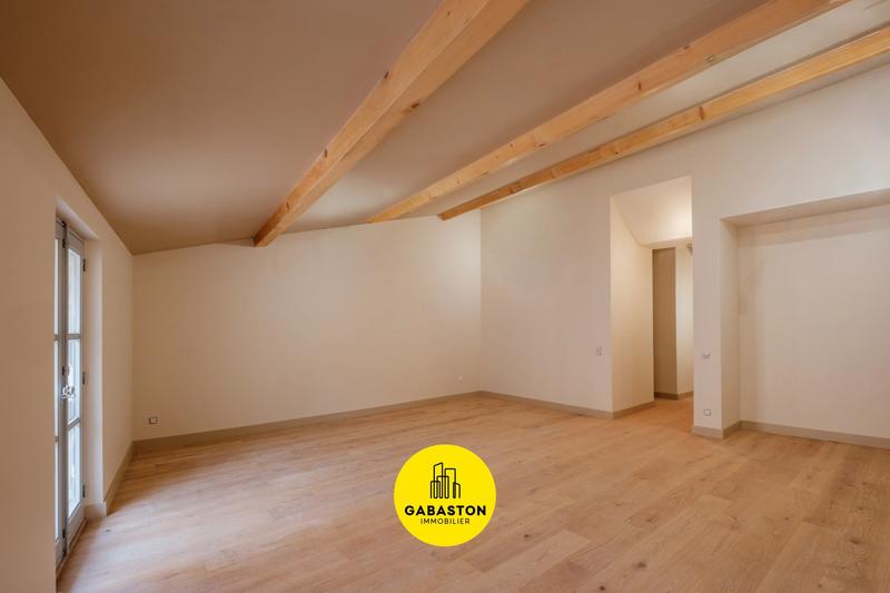 Immeuble - 271 m² - 9 pièces