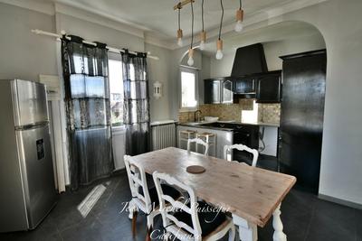 Immeuble - 220 m² - 8 pièces