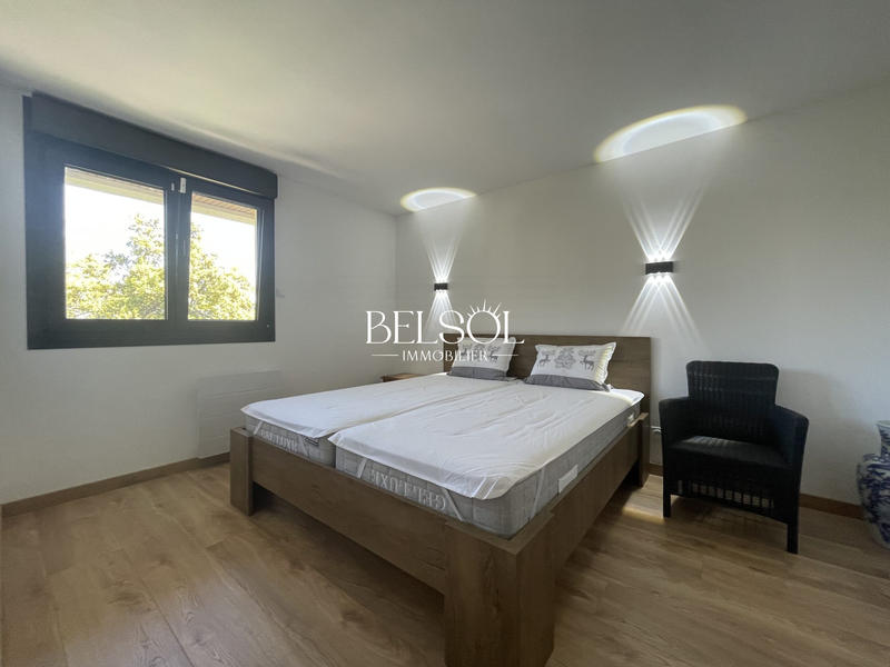 Maison traditionnelle - 230 m² - 7 pièces