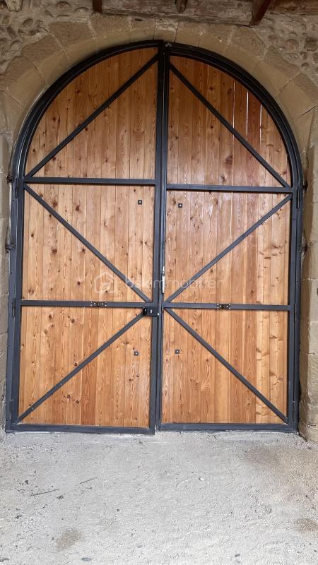 Mas - 560 m² - 6 pièces