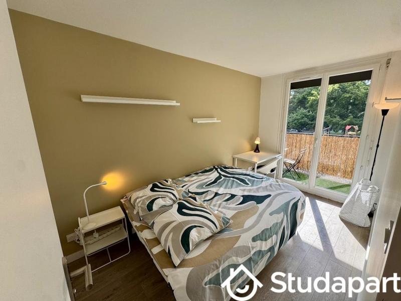 Chambre - 84 m² - 1 pièce